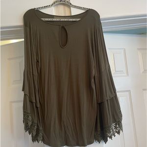 Bell sleeves with lace